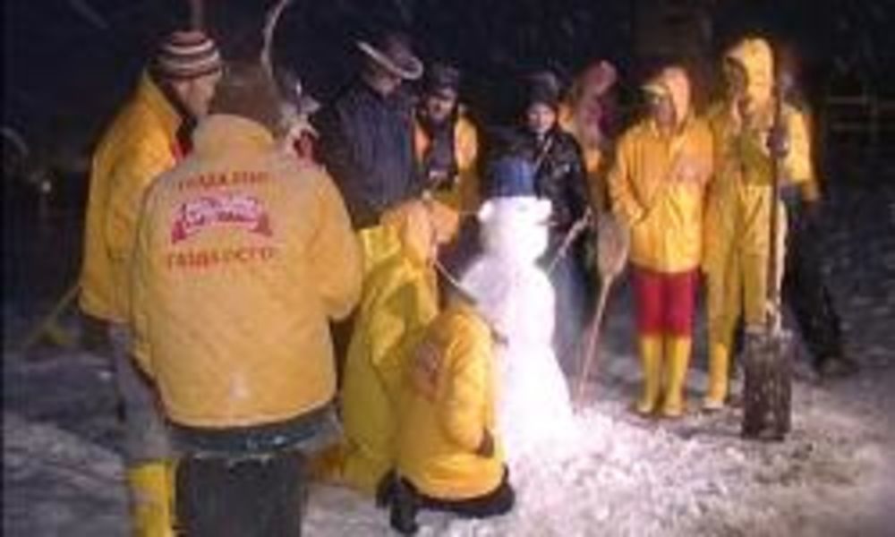 Na gazdinstvu u okolini Beograda farmeri su dobili pisma od svojih porodica koja su ih veoma potresla, pa su neki i zaplakali