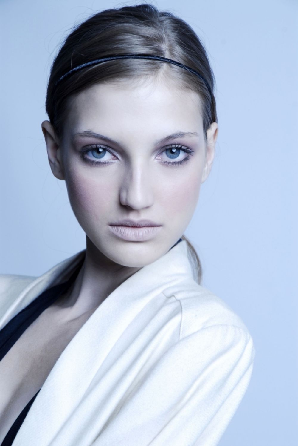 Pobednica nacionalnog finala Elite Model Look 2009 Srbija, Simona Andrejić izabrana je u top 15 najlepših Elitovih lica sveta, na 26 Svetskom Elite Model Look finalu koje je održano u nedelju 18. oktobra u Beauty Crowne Teater of Sanya u Kini