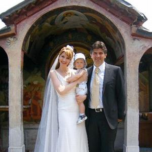 Jelena Jovičić: Bajkovito venčanje sa sinom u naručju