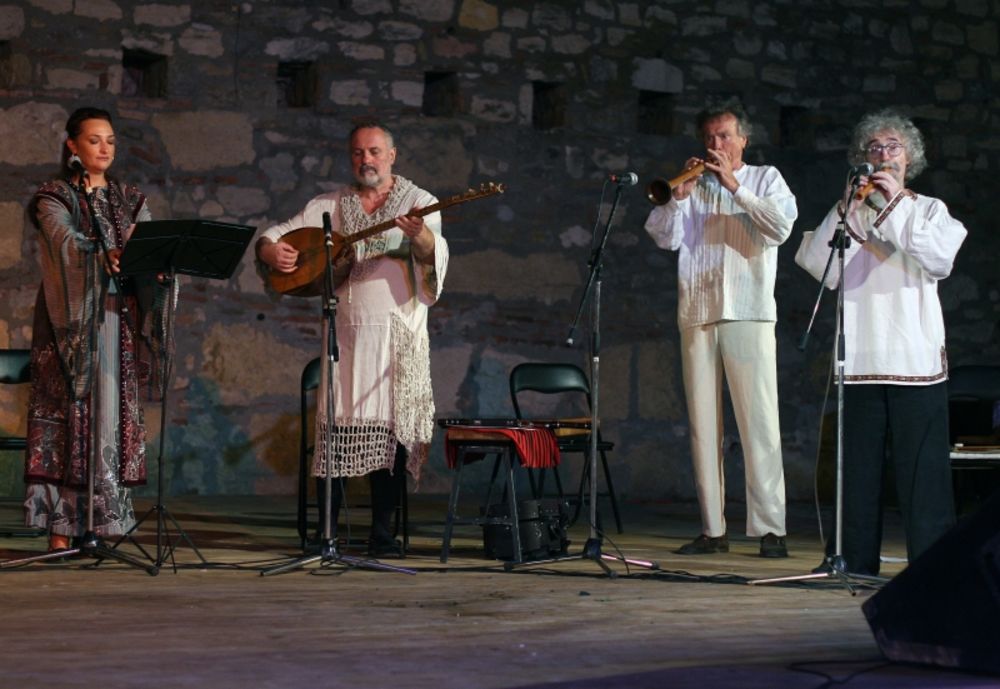 U Smederevu je koncertom ansambla Renesans završen prvi ambijentalni pozorišni festival Tvrđava teatar, koji se ove godine održavao pod sloganom Odisej se vratio