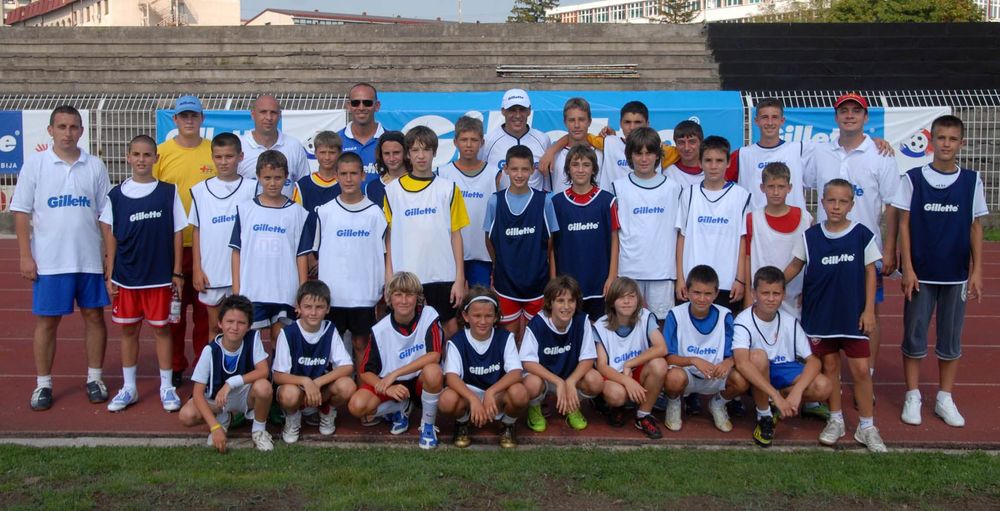 Zvanični promoter Gillette Akademije Fudbala u Srbiji za 2009 godinu, nekadašnji fudbaler Savo Milošević, prisustvovao je završnoj selekciji fudbalskih talenata u Nišu