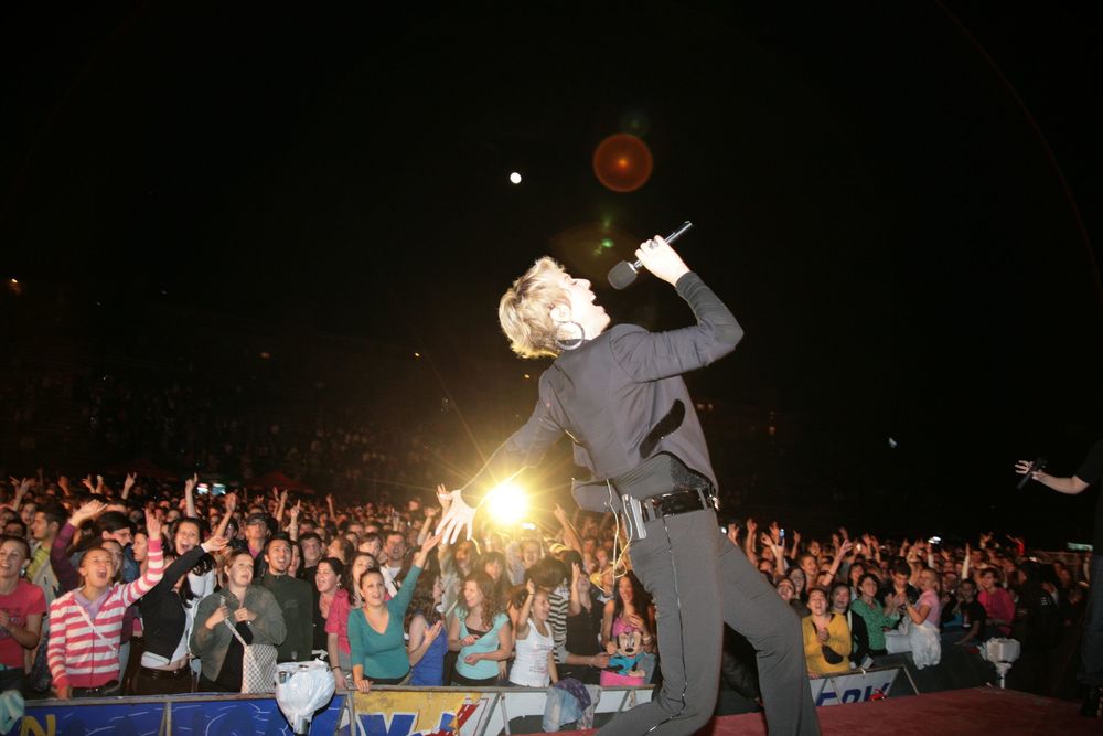 Lepa Brena je juče u Banjaluci održala solistički koncert, koji je pre dve nedelje odložen zbog kiše