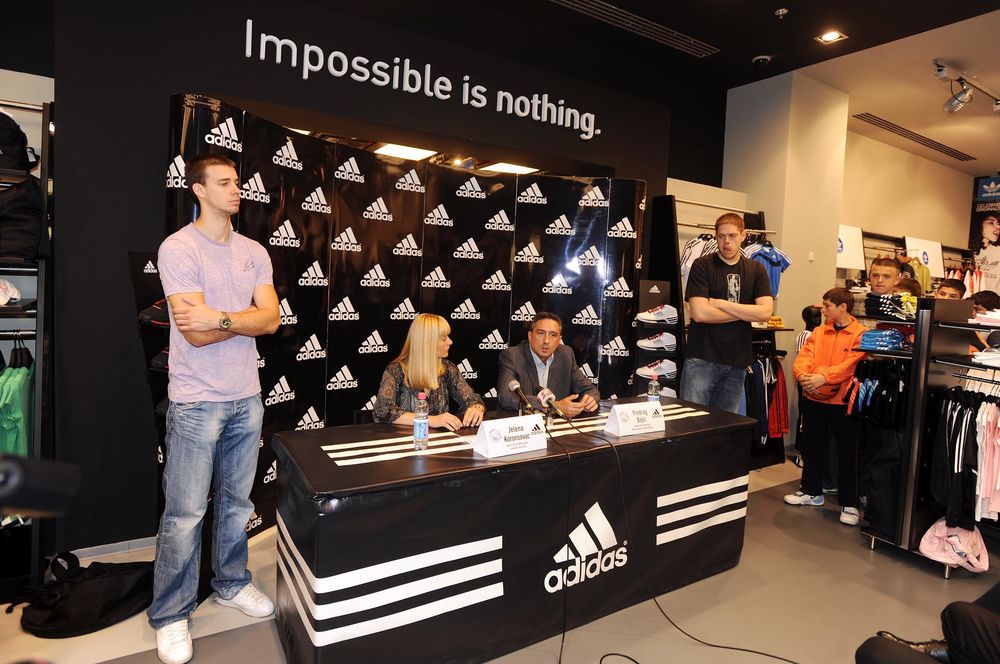 Kompanija Adidas Serbia d.o.o. postala je zvanični sponzor obuće Košarkaškog saveza Srbije i svih košarkaških reprezentativnih selekcija. Promocija i svečano potpisivanje ugovora obavljeno je u četvrtak, 28. maja, u Adidas brend store u TC Ušće