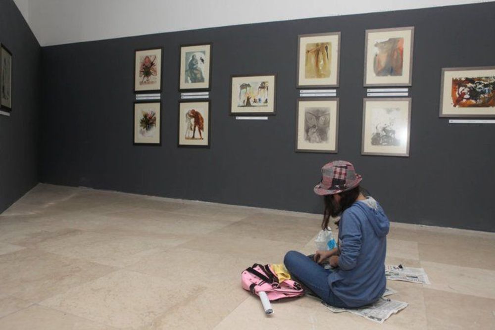 Izložba originalnih grafičkih radova Salvadora Dalija - Božanstveni svetovi, koja je otvorena 2. septembra u Muzeju Istorije Jugoslavije (Muzej 25. maj), traje još dve nedelje – do 14. novembra 2010.