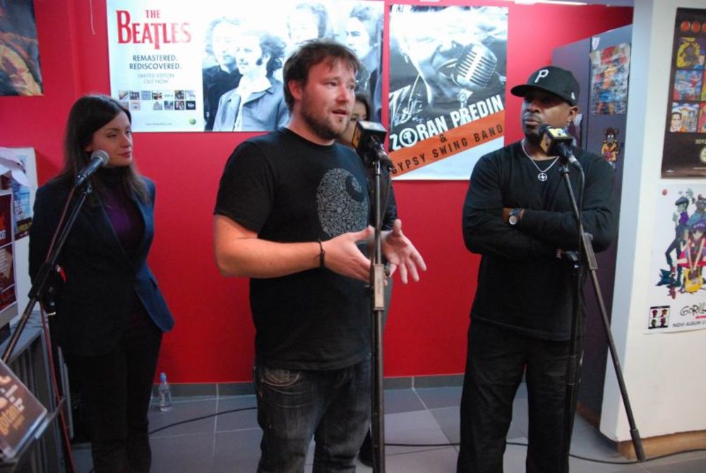 Muzičar Čak Di, član legendarnog sastava Public Enemy, prisustvovao je promociji projekta Face Of Freedom koja je organizovana u knjižari Vulkan u centru Beograda