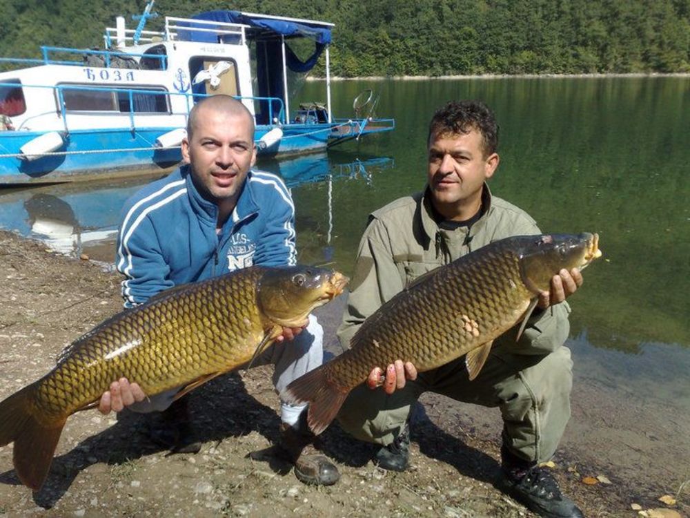 Pobednik Farme i poslednjeg Grand festivala Milan Topalović Topalko nedavno je proveo nakoliko nezaboravnih dana na Zlatarskom jezeru pecajući u društvu svojih prijatelja