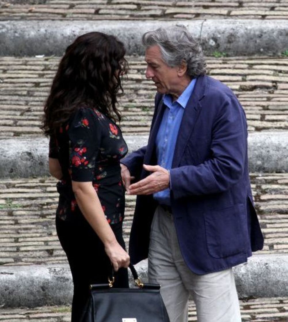 Jedna od najlepših žena sveta Monika Beluči i po mnogima najbolji američki glumac Robert de Niro nalaze se u Rimu gde snimaju treći deo filma Priručnik za ljubav