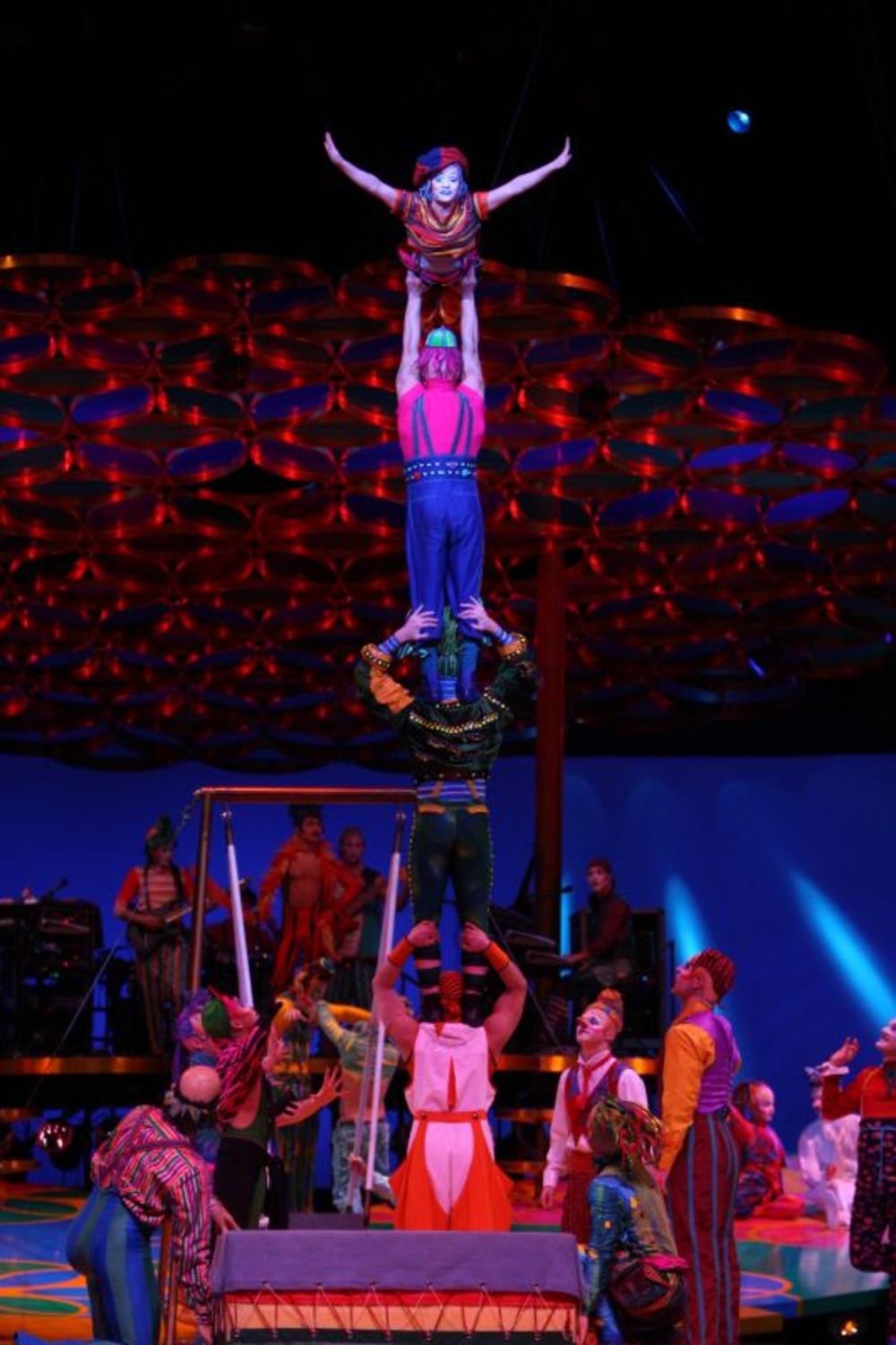 Cirque du Soleil, koji sa predstavom Saltimbanco gostuje u Beogradskoj areni od 24. do 28. novembra, sa sobom donosi neverovatnu količinu opreme