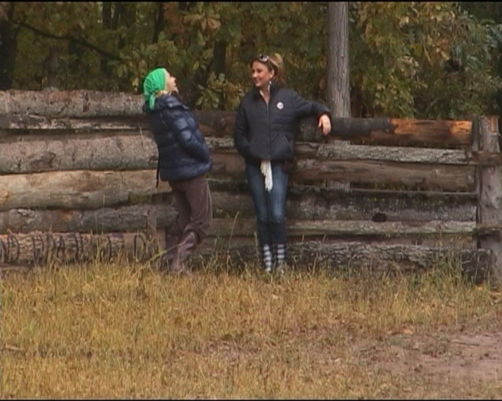 Ukućani imanja u Lisoviću opustili su se uz čašicu, a Ekrem planira kako da uredi život na Farmi. Katarina otkriva Banetu da neće pokazati emocije pred kamerama i moli ga da je ne izneveri