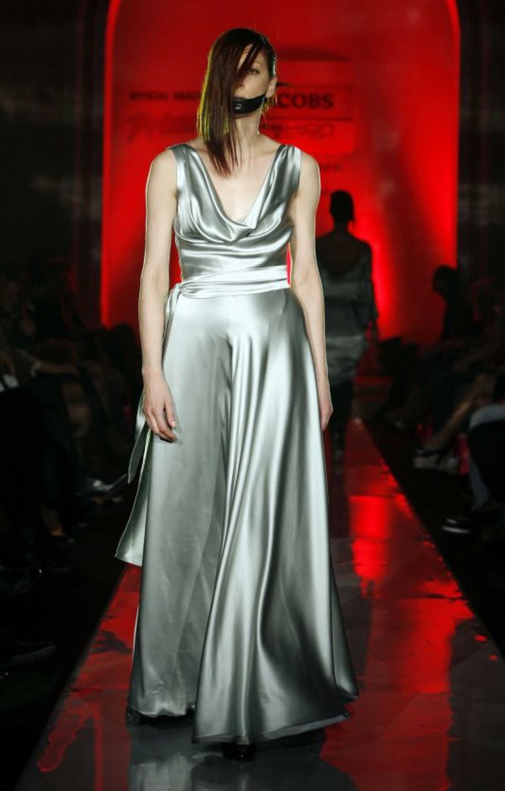 Modna dizajnerka Dragana Došen prikazala je 12. oktobra u domu Garde na Jacobs Fashion Selectionu kolekciju inspirisanu francuskim novim talasom, koji karakterišu klasične forme