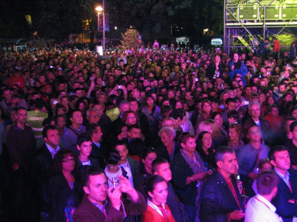 Folk diva Svetlana - Ceca Ražnatović održala je u utorak spektakularan koncert u Bijeljini, u okviru predizborne kampanje stranke SNSD Milorada Dodika.
