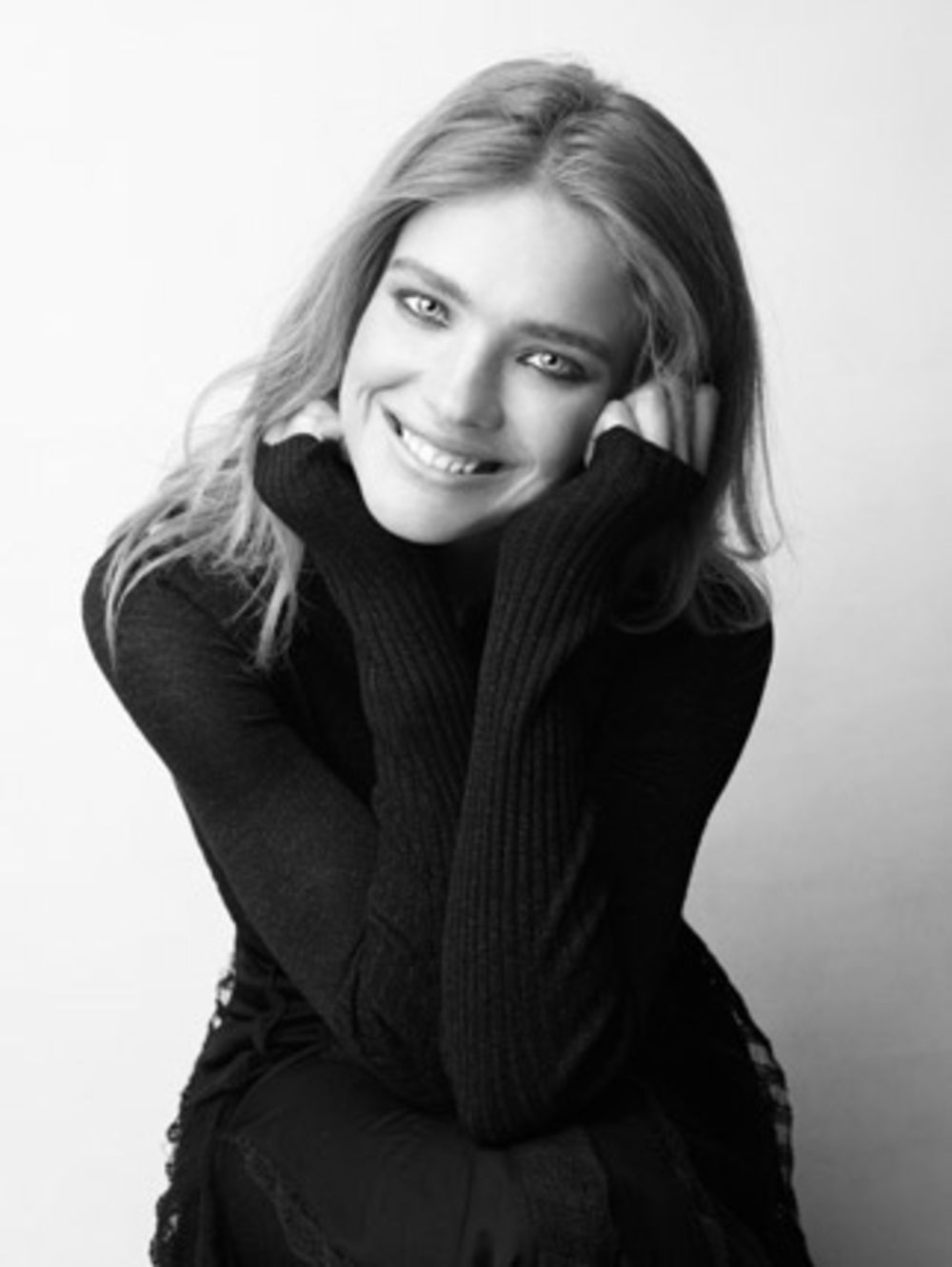 Ruski supermodel Natalia Vodijanova postala je zaštitno lice Midnight Pearl parfemske vode zbog činjenice da njena klasična lepota podseća na glamur i zavodljive čari ovog neodoljivog mirisa.