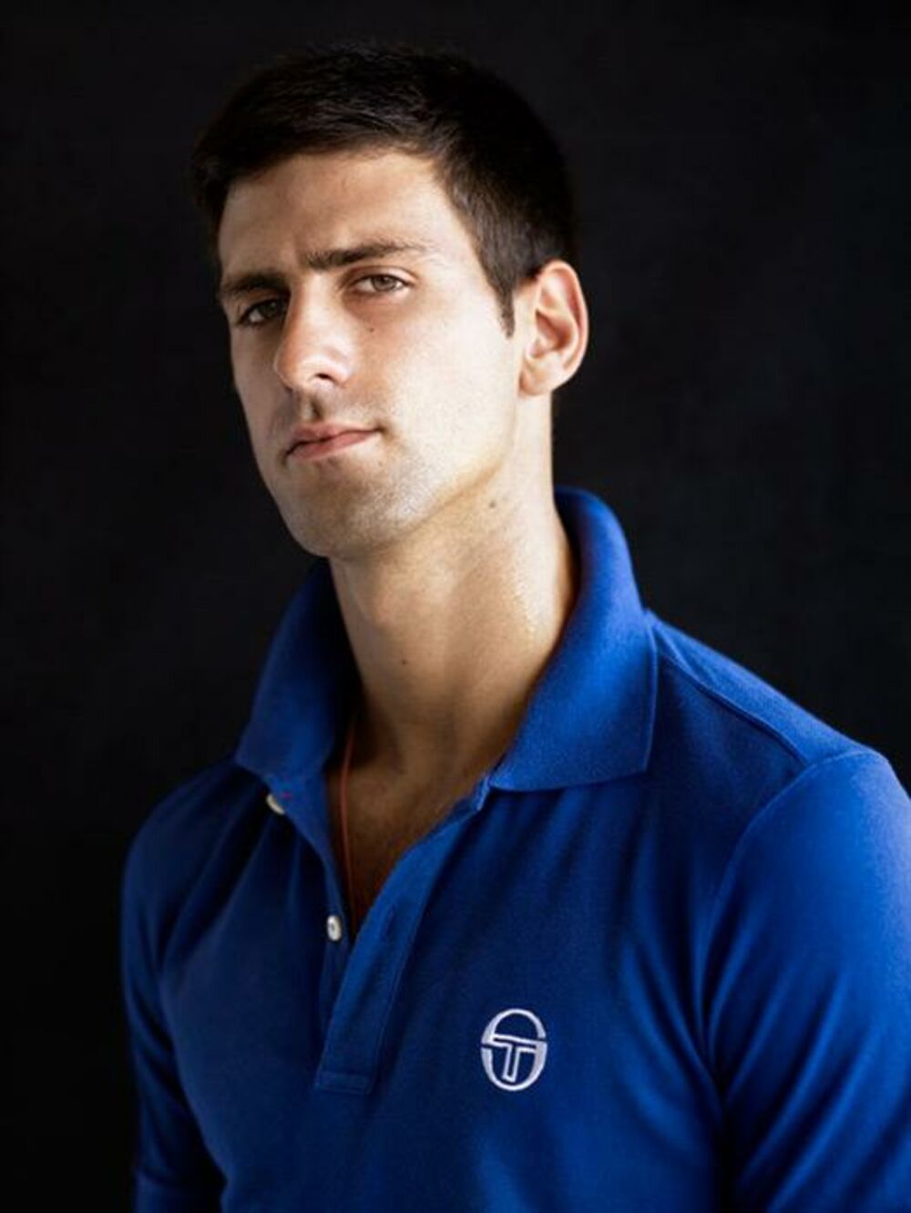 Srpski teniser Novak Đoković snimio je set fotografija koje najavlju kolekciju brenda Sergio Tacchini za predstojeću sezonu