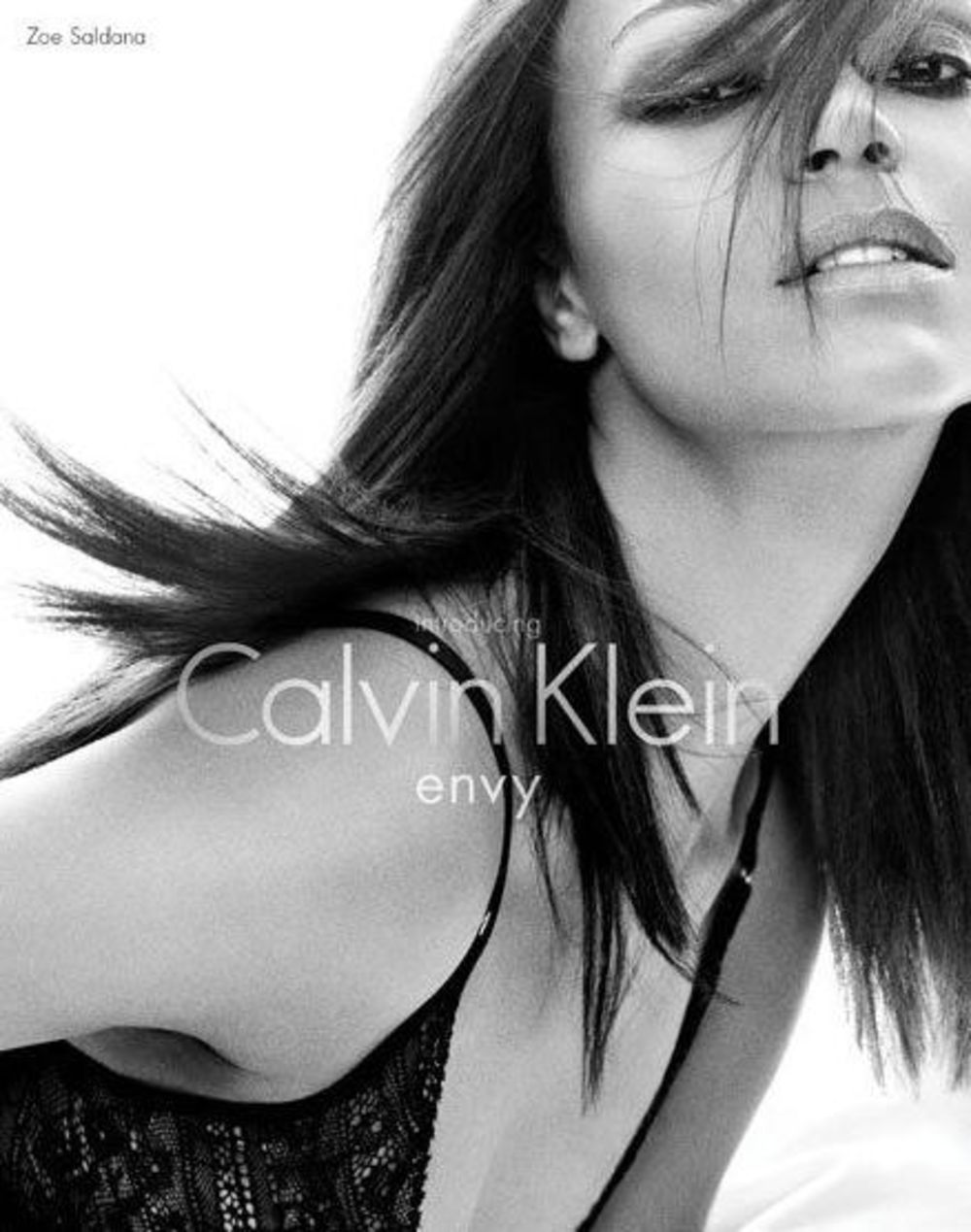 Zvezda Avatara, glumica Zoe Saldana, oduševila je svoje obožavaoce fotografijama za novu kolekciju donjeg veša modne kuće Calvin Klein