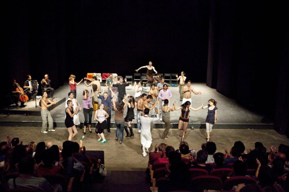 Predstava Brat, koja je nastala u koprodukciji smederevskog Centra za kulturu i Teatra Koreja iz Leća i promoviše saradnju među pripadnicima različitih nacionalnosti, gostuje u Italiji