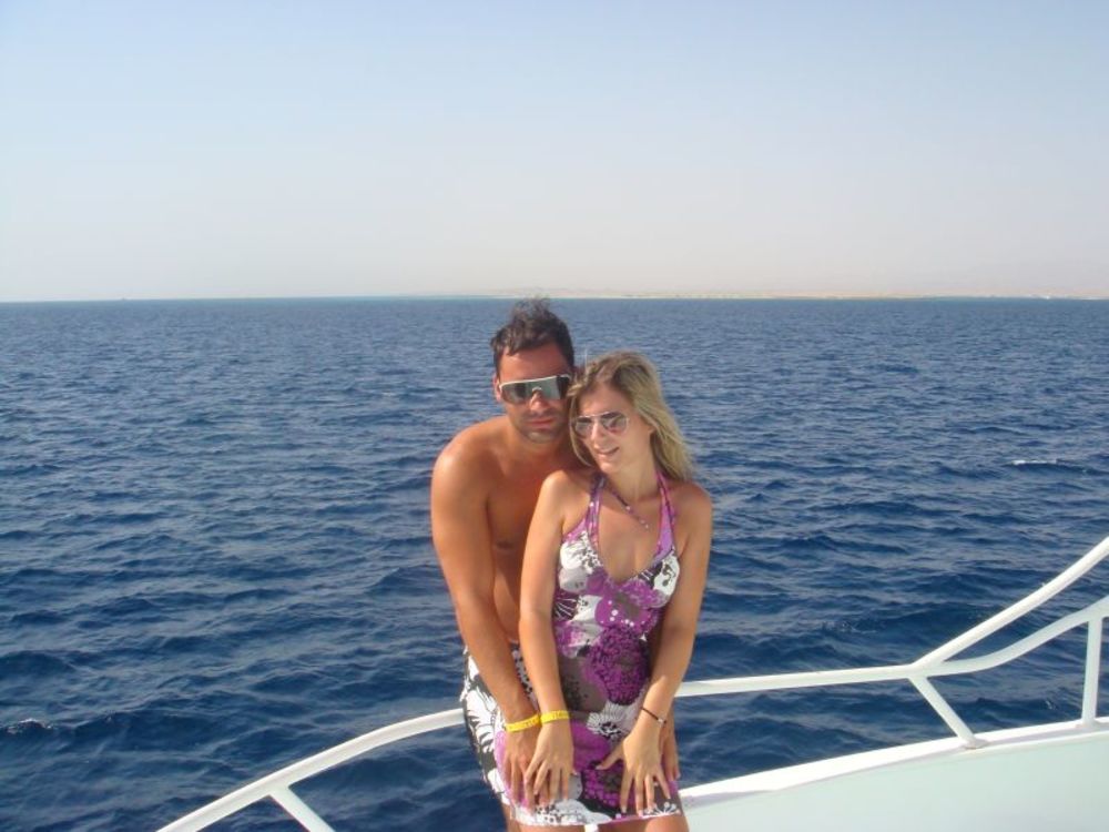 Pevač Andrej Ilić nedavno se vratio iz Egipta gde je sa devojkom Aleksandrom boravio dvanaest dana u zalivu Makabi Bay