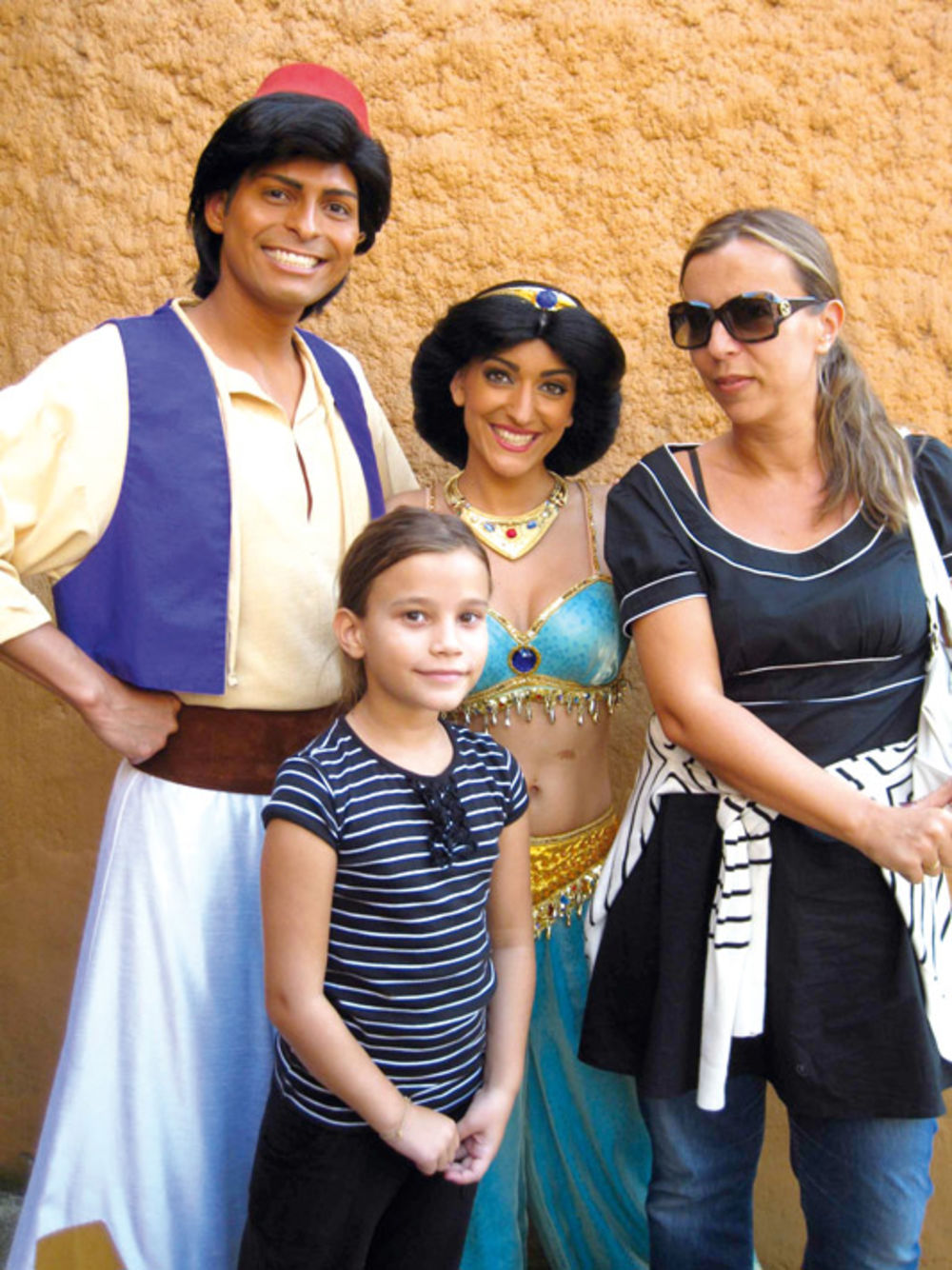 Tanja Peternek Aleksić sa ćerkom Anjom