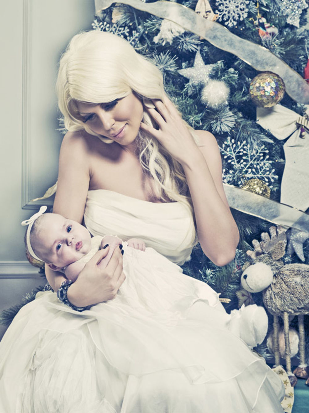 Jelena Karleuša Tošić sa ćerkicom Nikom