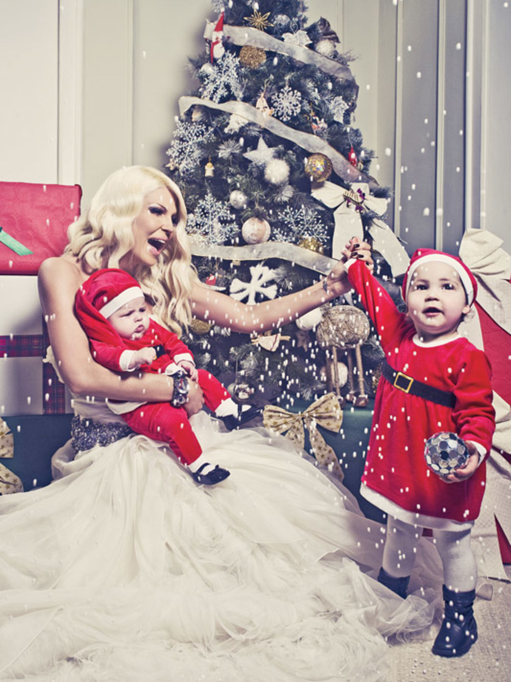 Jelena Karleuša Tošić sa ćerkama Atinom i Nikom