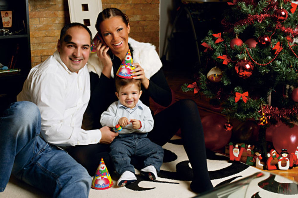 Olja Karleuša sa svojim nevenčanim suprugom Predragom Petrovićem i njihovim zajedničkim sinom Pavlom