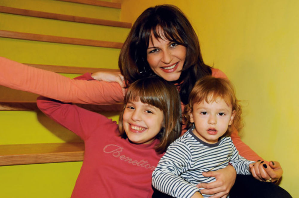 Tanja Banjanin sa sinom Novakom i ćerkom Stašom