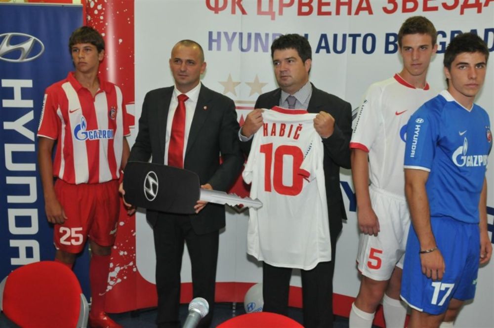 Na Marakani je danas ozvaničena saradnja između fudbalskog kluba Crvena Zvezda i automobilske kompanije Hyundai Auto Beograd koja je zvanično postala sponzor fudbalskog kluba Crvena Zvezda