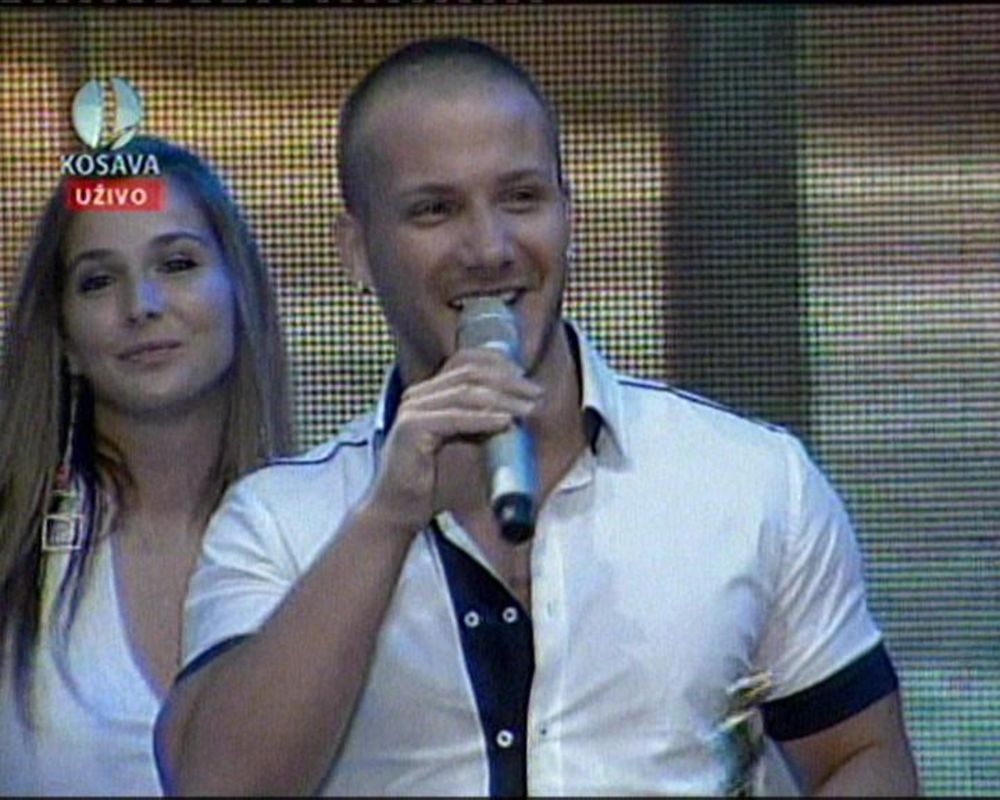 Pevač Saša Kovačević trijumfovao je prve večeri festivala Sunčane skale na dodeli Prinčevih nagrada, osvojivši dve statue