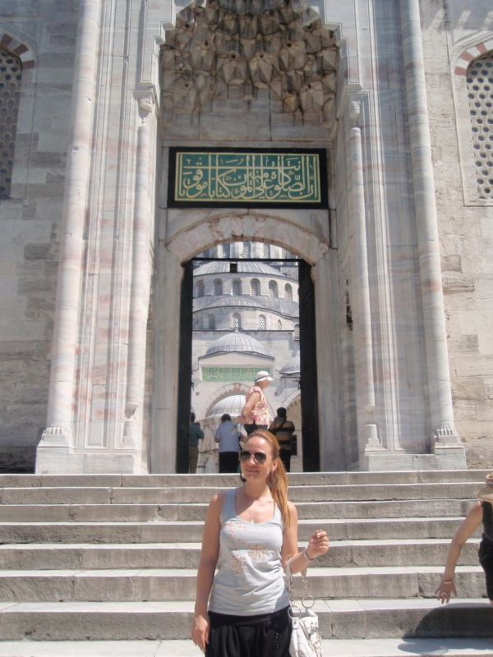 Jelena Tomašević je posle niza poslovnih aktivnosti, protekle nedelje otputovala u Istanbul kako bi napunila baterije za nove pobede i posetila svoju prijateljicu Eminu Jahović.