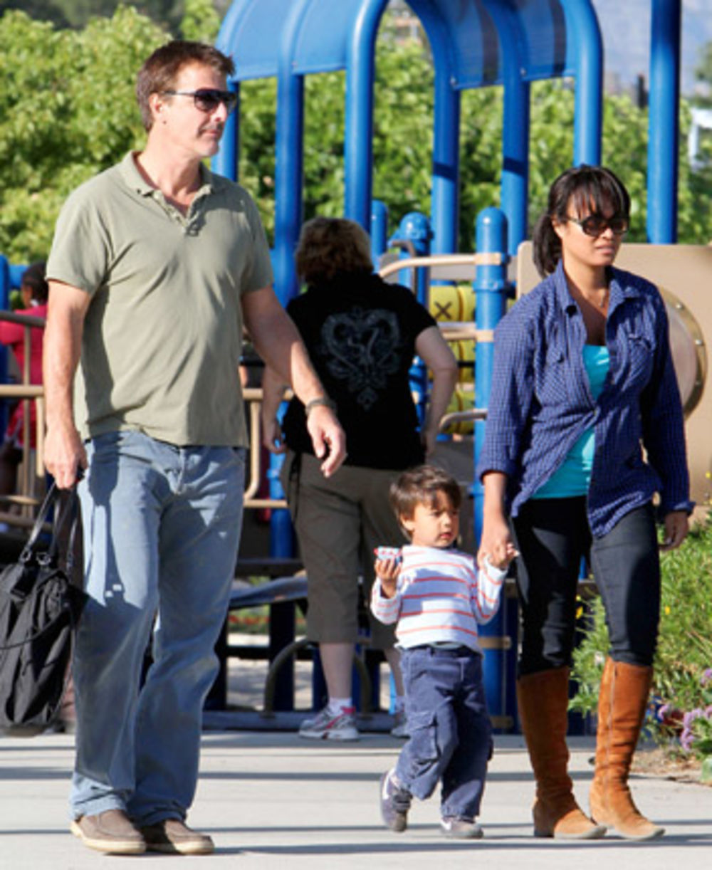 Popularni televizijski glumac Kris Not koji se proslavio ulogom u filmu i seriji Seks i grad potpuno je promenio svoj način života kada je svoje srce poklonio glumici Tari Vilson sa kojom je pre dve godine dobio sina