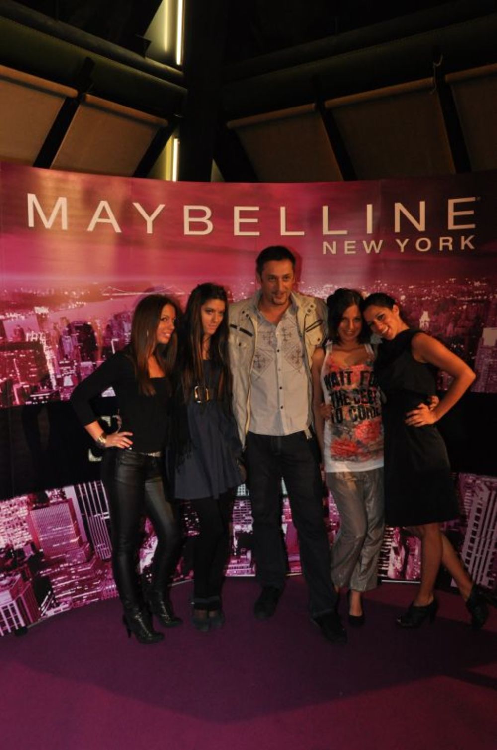 Brend Maybelline New York bio je jedan od sponzora premijere filma Seks i grad 2, a tom prilikom Maybelline NY je za sve obožavaoce ovog filma spremio pregršt iznenađenja.