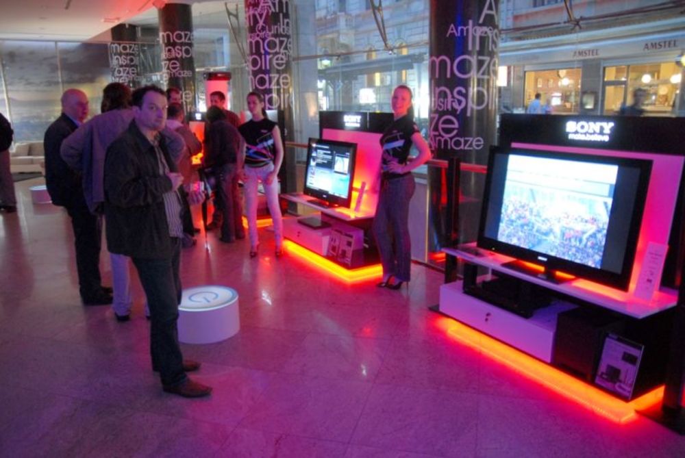 Kompanija Sony je drugog juna 2010. u prostoru galerije Progres svečano otvorila izložbu svojih najnovijih proizvoda.
