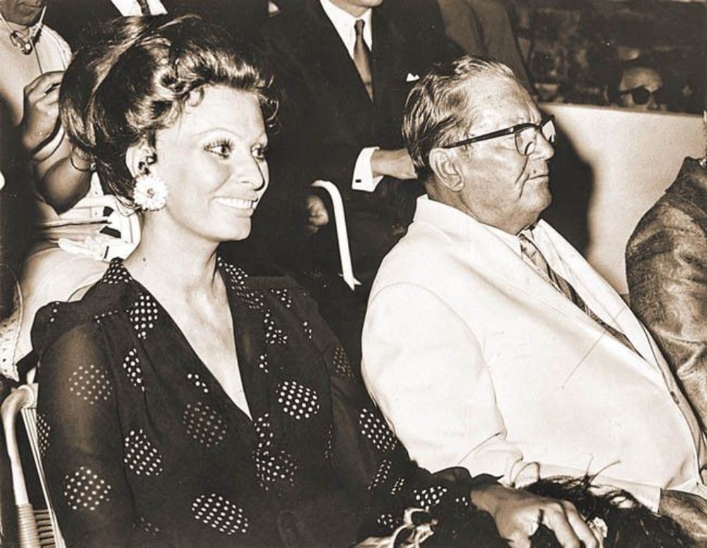 Tri decenije nakon što je primio poslednju štafetu na Dan mladosti, Josip Broz Tito i dalje ostaje najintrigantnija ličnost s ovih prostora i državnik o kome se sve zna i ništa ne zna