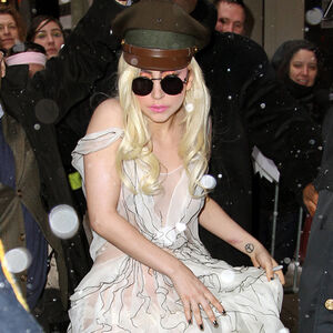 Lejdi Gaga postaje sveštenica da bi venčavala gej fanove