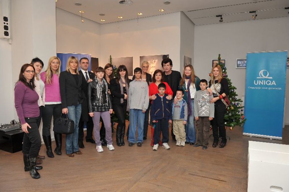 U galeriji O3one održana druga humanitarna prodajna izložba dečijih radova