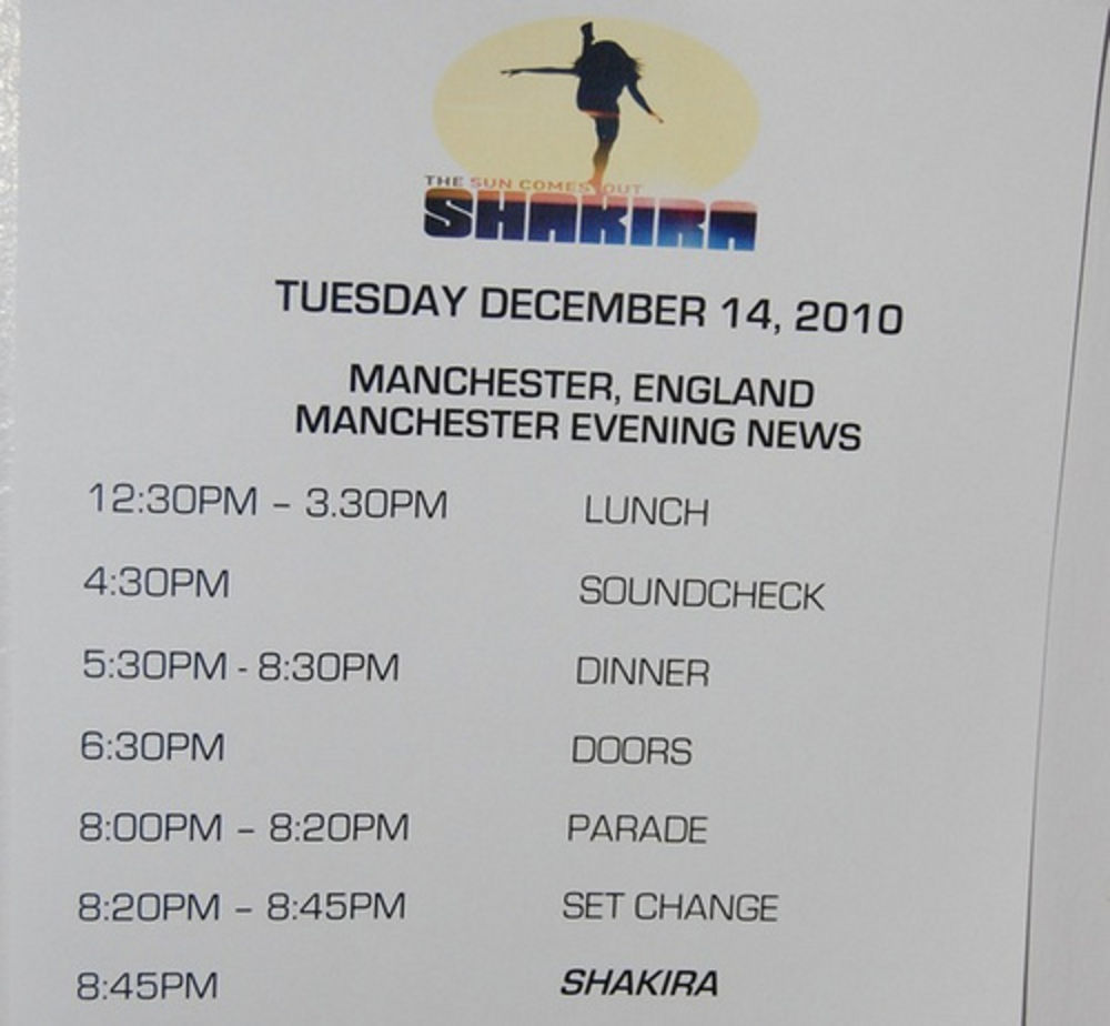 Pop zvezda Šakira održala je u utorak 13. decembra nezaboravan koncert u Mančesteru u Engleskoj, koji su njeni fanovi ispratili od njenog dolaska u Mančester pa do silaska zvezde sa scene