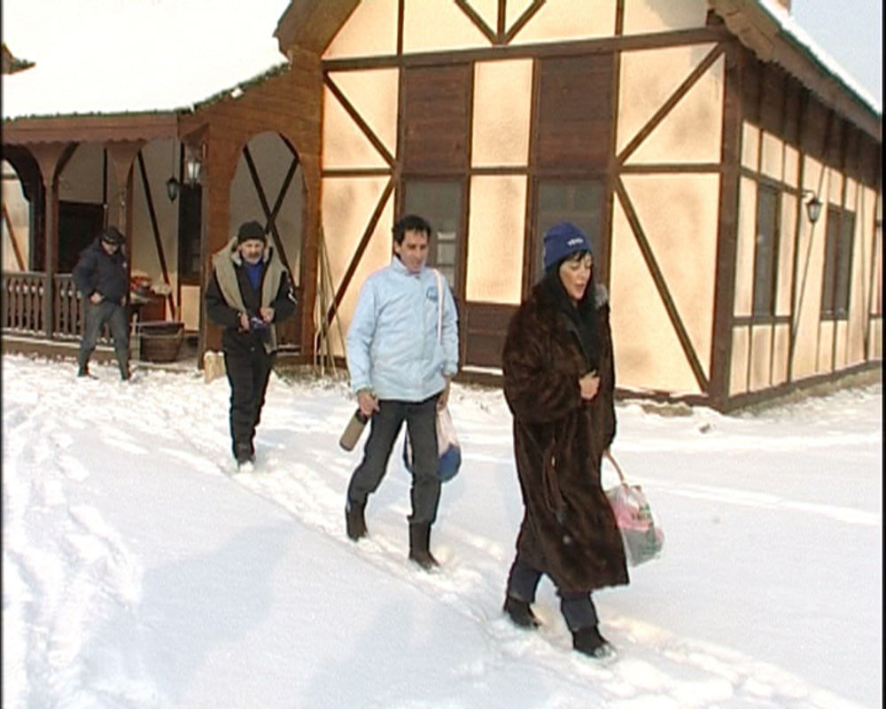 Posle uživanja u igrama na snegu, stanari imanja u Lisoviću čitali su pisma od zadruge i saznali da će Marijin biti direktni finalista