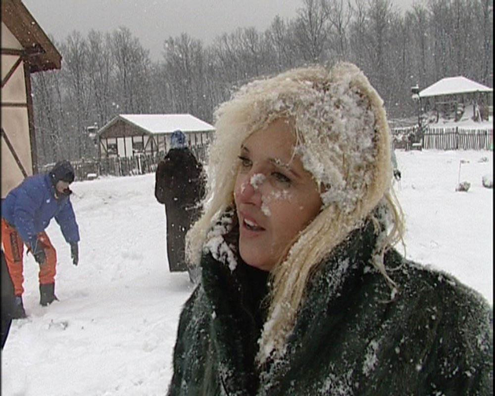 Posle uživanja u igrama na snegu, stanari imanja u Lisoviću čitali su pisma od zadruge i saznali da će Marijin biti direktni finalista