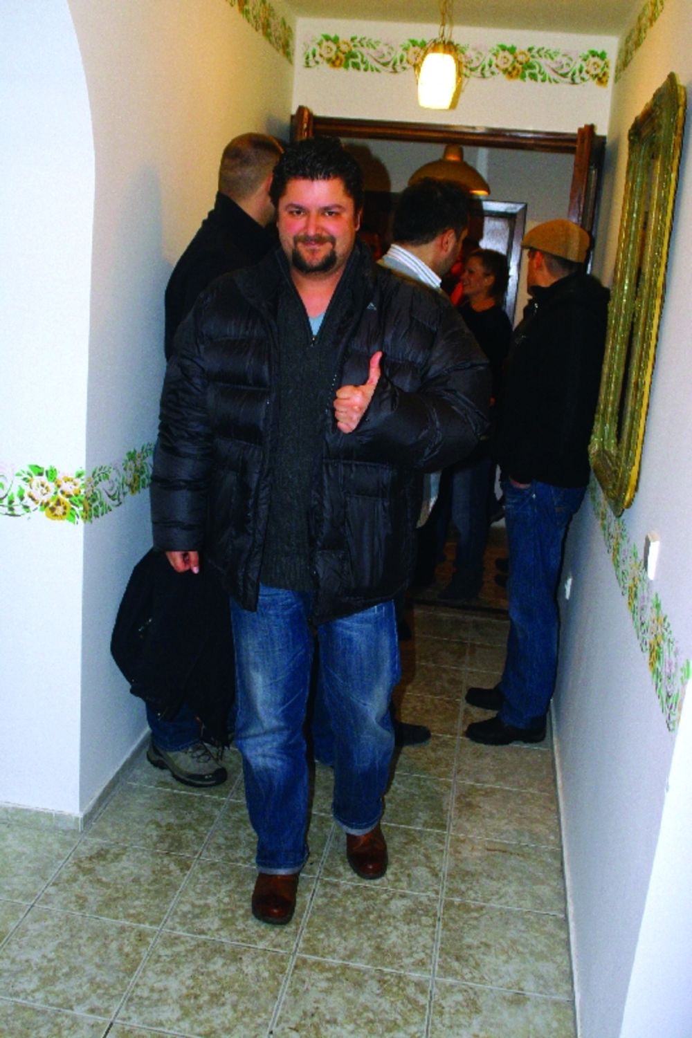 Bivši vaterpolista Danilo Ikodinović i njegov prijatelj Aleksandar Dobrijević, otvorili su prošlog petka u novosadskom naselju Ribnjak restoran Tako je suđeno.