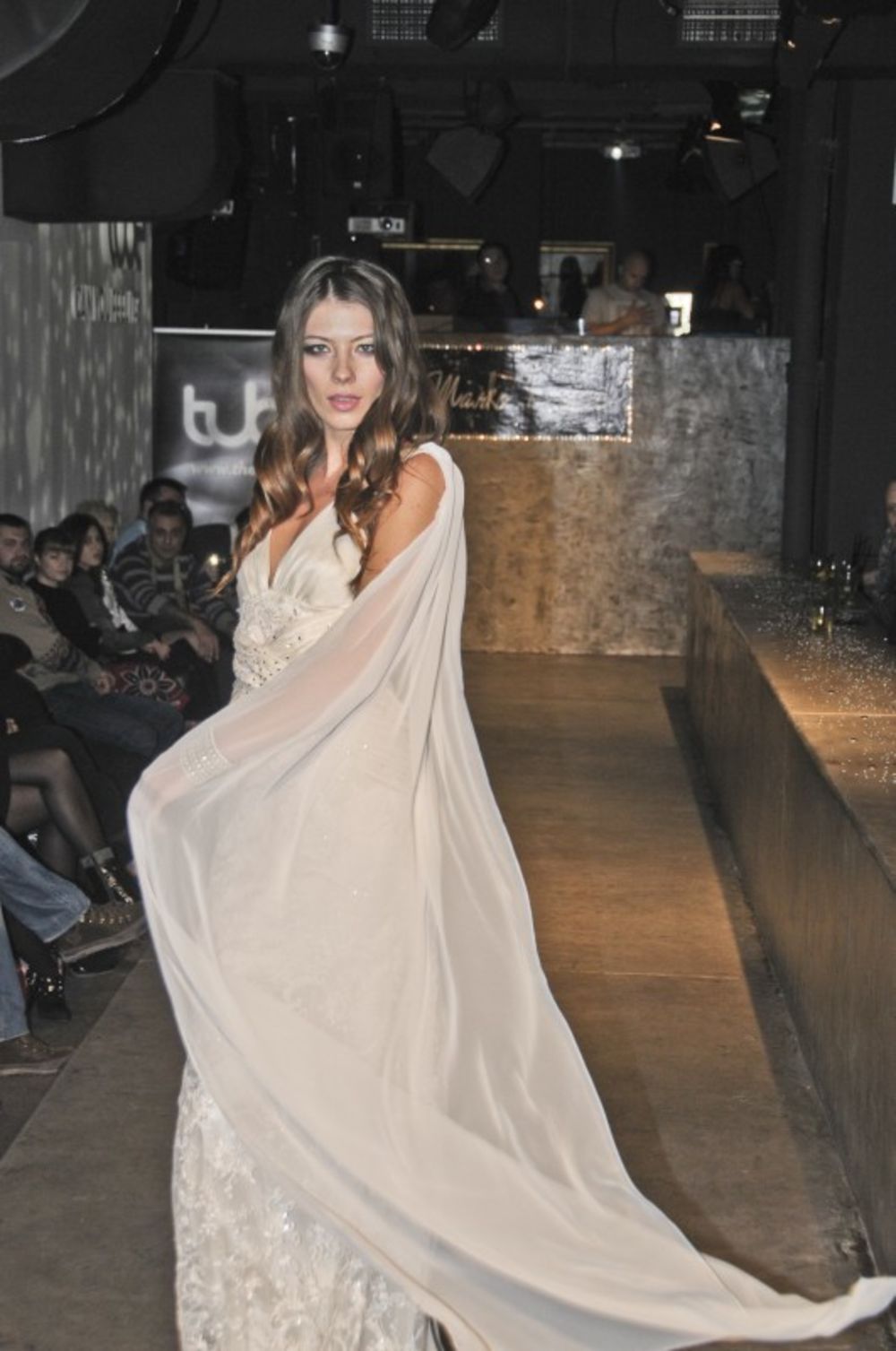 Revija ekskluzivnih modela visoke mode, modnog dizajnera Marka Krstića održana je  u klubu The Tube.