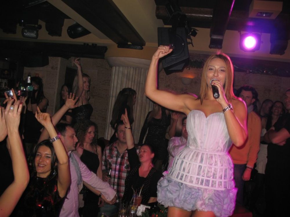 Pop zvezda Ana Nikolić provela je nezaboravan radni vikend u Crnoj Gori.