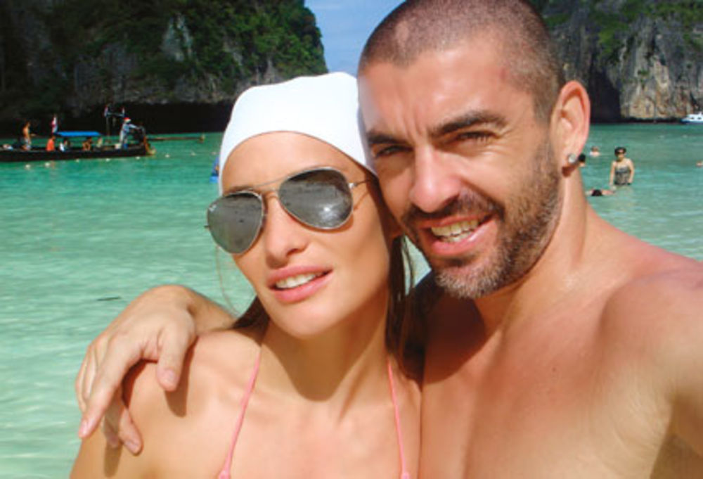 Fudbaler Nikola Lazetić i njegova devojka Sonja Marić tokom svog romantičnog odmora na Tajlandu zamenili su dve tmurne i hladne nedelje uživanjem na peščanim plažama i u tirkiznoplavom moru