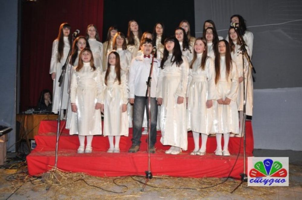 Frontmen grupe Galija Nenad Milosavljević i pevač Željko Vasić učestvovali su na koncertu koji je povodom Božića održalo društvo mladih umetnika Ras. Na ovom koncertu nastupili su mladi umetnici, članovi Društva mladih umetnika Ras, pevnica crkve Svetog Nikole