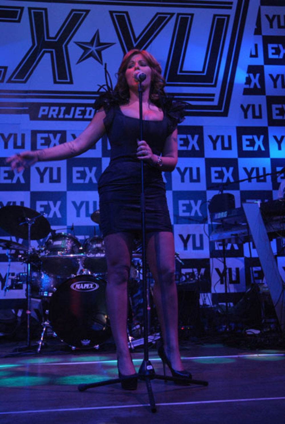 Popularna folkerka Seka Aleksić održala je proteklog vikenda koncert u novootvorenoj Ex Yu diskoteci u Prijedoru zajedno sa svojom koleginicom Anom Kokić.