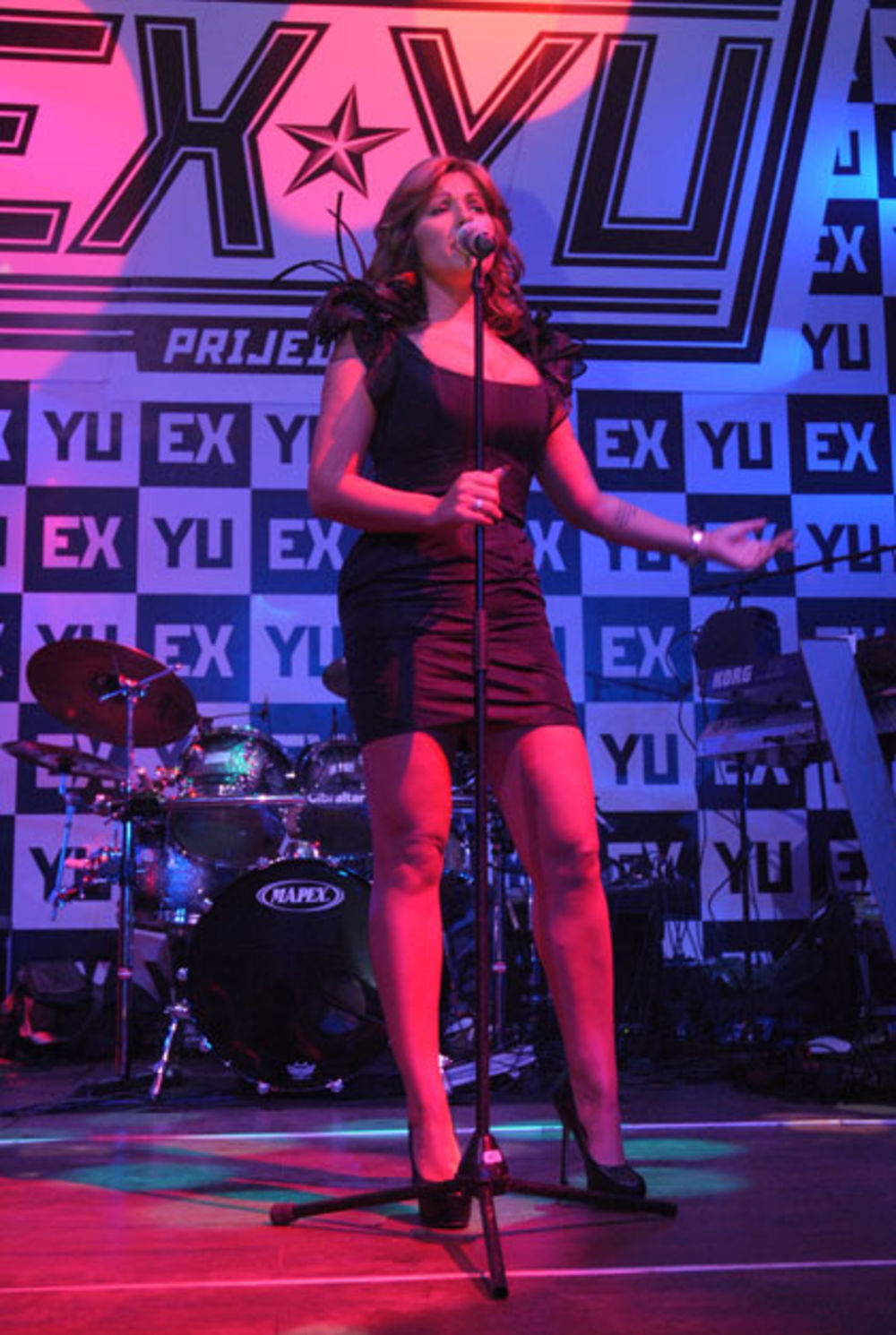 Popularna folkerka Seka Aleksić održala je proteklog vikenda koncert u novootvorenoj Ex Yu diskoteci u Prijedoru zajedno sa svojom koleginicom Anom Kokić.