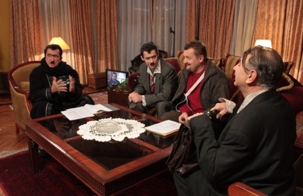 Od nedelje 27. februara u 20 sati na prvom programu RTS-a počinje emitovanje premijernih epizoda pete sezone TV serije Bela lađa autora Siniše Pavića