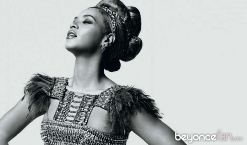 Slavna pevačica Bijonse Nouls potamnela je svoje lice da bi odevena kao prava afrička kraljica pozirala za naslovnu stranu francuskog magazina L’Officiel