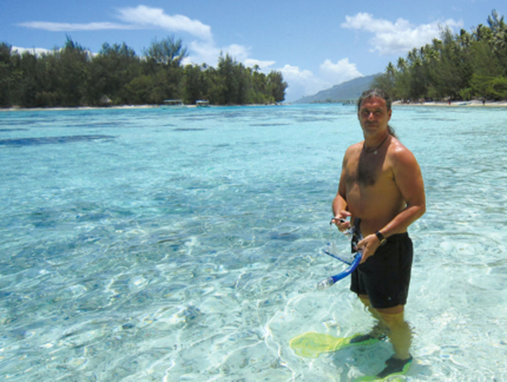 Splitski kantautor Goran Karan prepričava avanture sa Tahitija, objašnjava da mu ponekad prija samoća i otkriva zbog čega je već dve decenije vegetarijanac