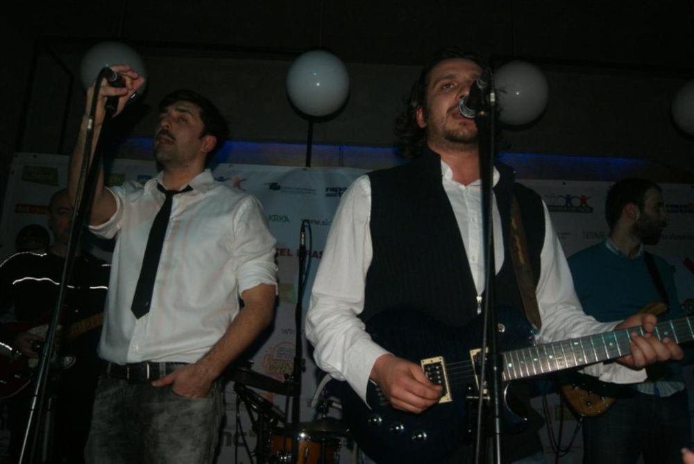 Popularni pop dvojac Marinko Madžgalj i Ognjen Amidžić nastupili u klubu Magacin