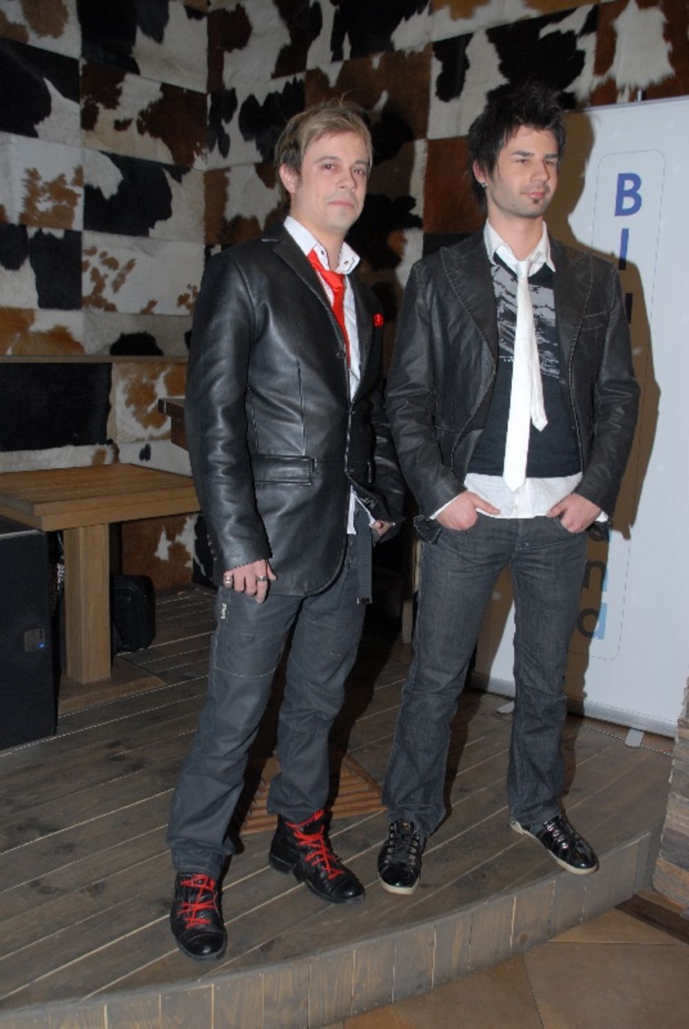 U klubu Nachos u četvrtak je održana promocija dueta In Vivo, a članovi sastava, Neven Živančević i Igor Maljukanović, predstavili su svoje nove pesme i najavili album prvenac Party maniac čiji se izlazak očekuje na proleće 2011. godine
