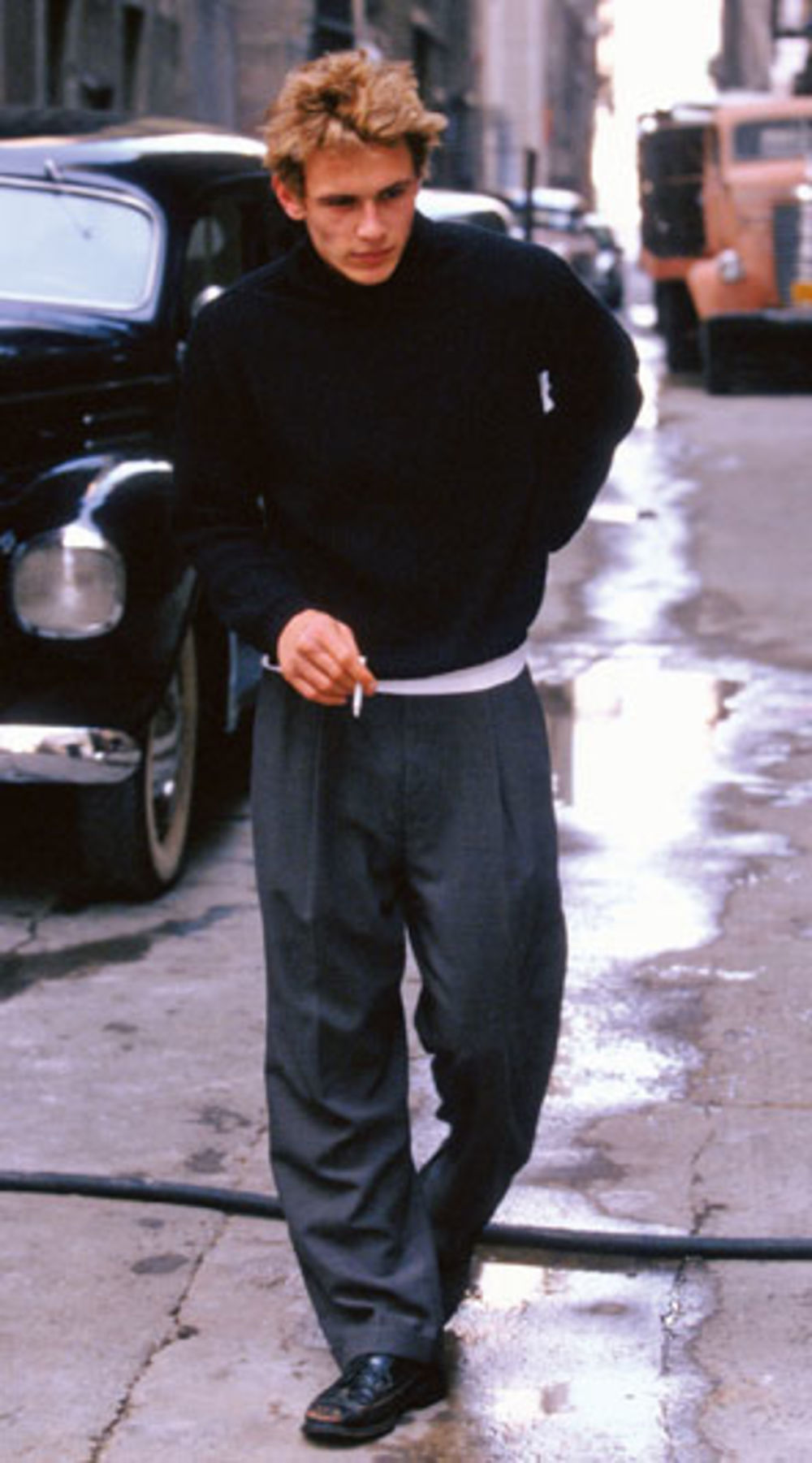 Nakon što se oprobao u ulozi voditelja glamurozne ceremonije dodele Oskara, glumac Džejms Franko proglašen je za ikonu stila koja preferira komercijalno-kreativni način oblačenja, dok su sivo-crne kombinacije njegov zaštitni znak, baš kao i upečatljive transfo